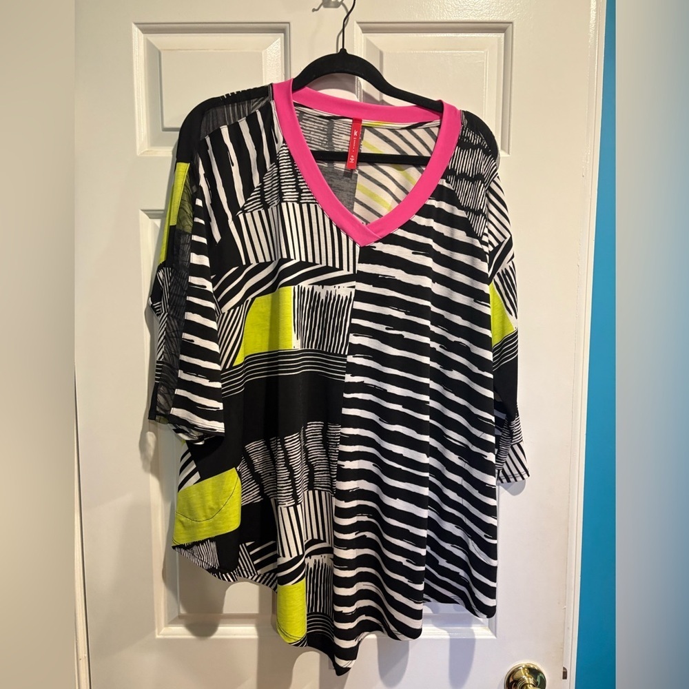 IC by Connie K black and white abstract striped tunic top 3/4 sleeves XL